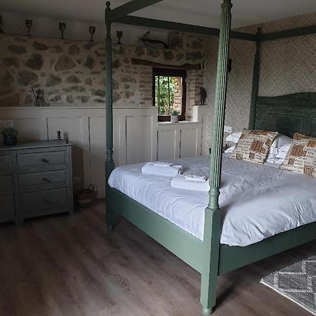 La Maison Ronde Bed & Breakfast Saint-Quentin-sur-Charente Bagian luar foto