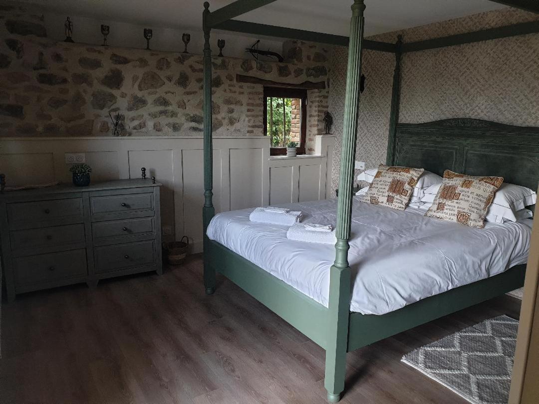 La Maison Ronde Bed & Breakfast Saint-Quentin-sur-Charente Bagian luar foto